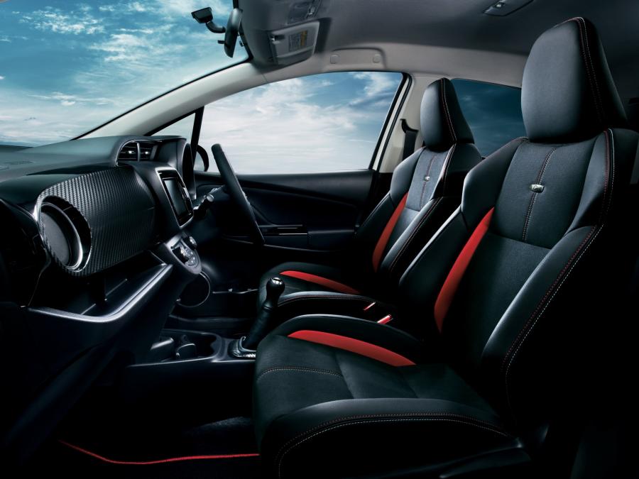  Toyota Vitz RS G&rsquo;s 2014 года  (фото 4 из 4)